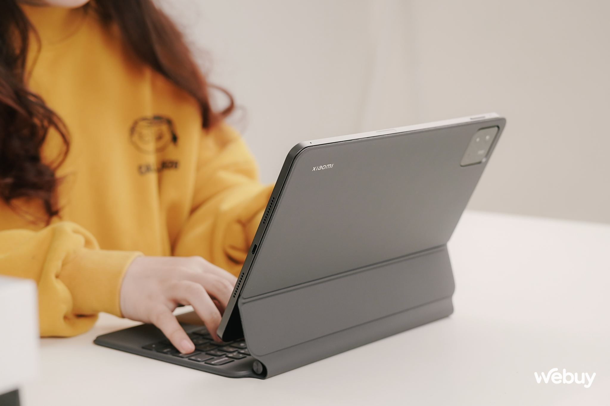 Đây là Xiaomi Pad 7 Pro: Trải nghiệm vừa lạ mà lại vừa quen, có thêm combo bàn phím và bút cảm ứng dùng cực ngon, giá vẫn rẻ hơn iPad- Ảnh 10. Đây là Xiaomi Pad 7 Pro: Trải nghiệm vừa lạ mà lại vừa quen, có thêm combo bàn phím và bút cảm ứng dùng cực ngon, giá vẫn rẻ hơn iPad- Ảnh 10.