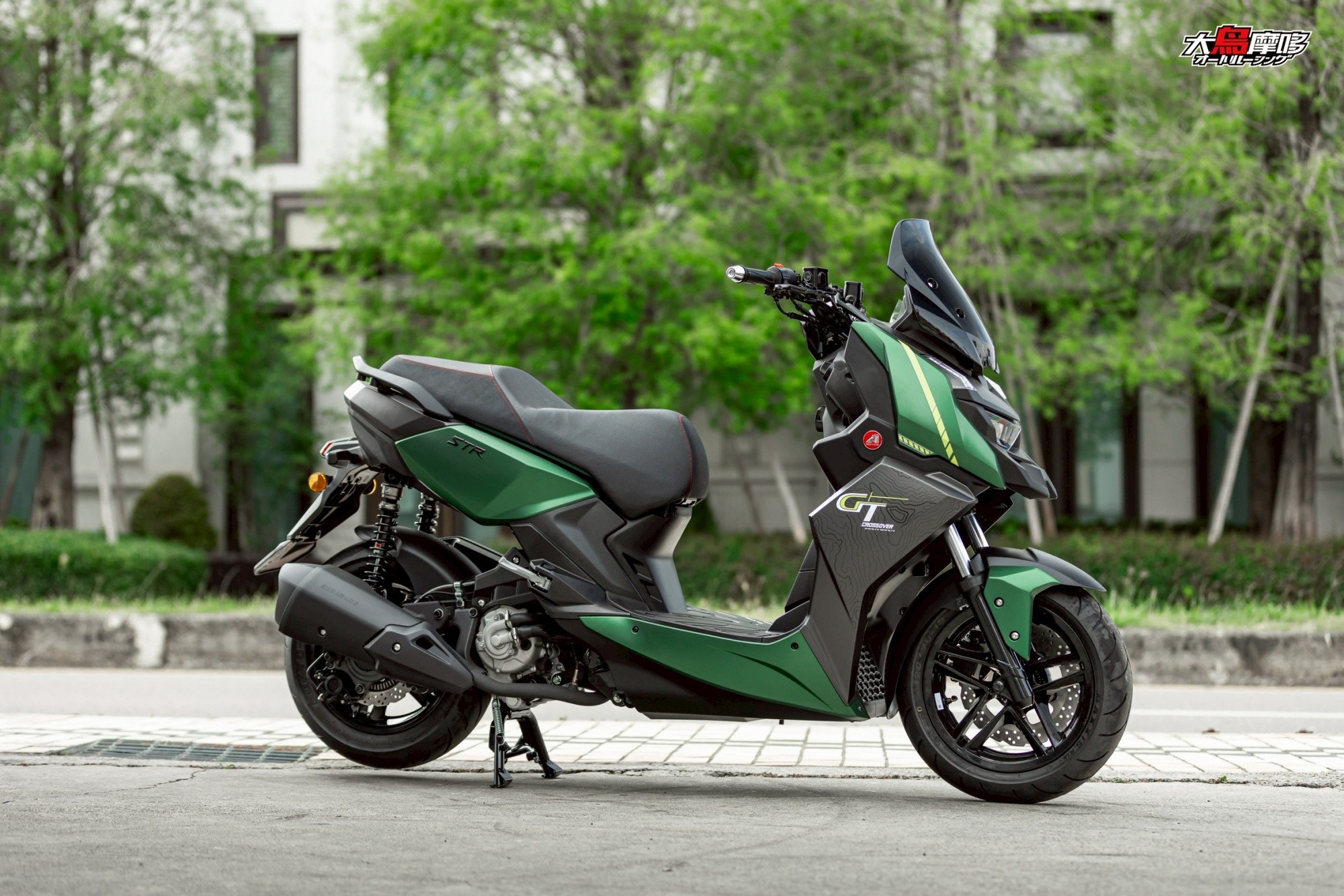 Ở Việt Nam có 2 mẫu xe tay ga vừa ra mắt: Một mẫu ăn xăng 1,9L/100km, một mẫu khỏe gấp 3 lần Vision- Ảnh 19. Ở Việt Nam có 2 mẫu xe tay ga vừa ra mắt: Một mẫu ăn xăng 1,9L/100km, một mẫu khỏe gấp 3 lần Vision- Ảnh 19.