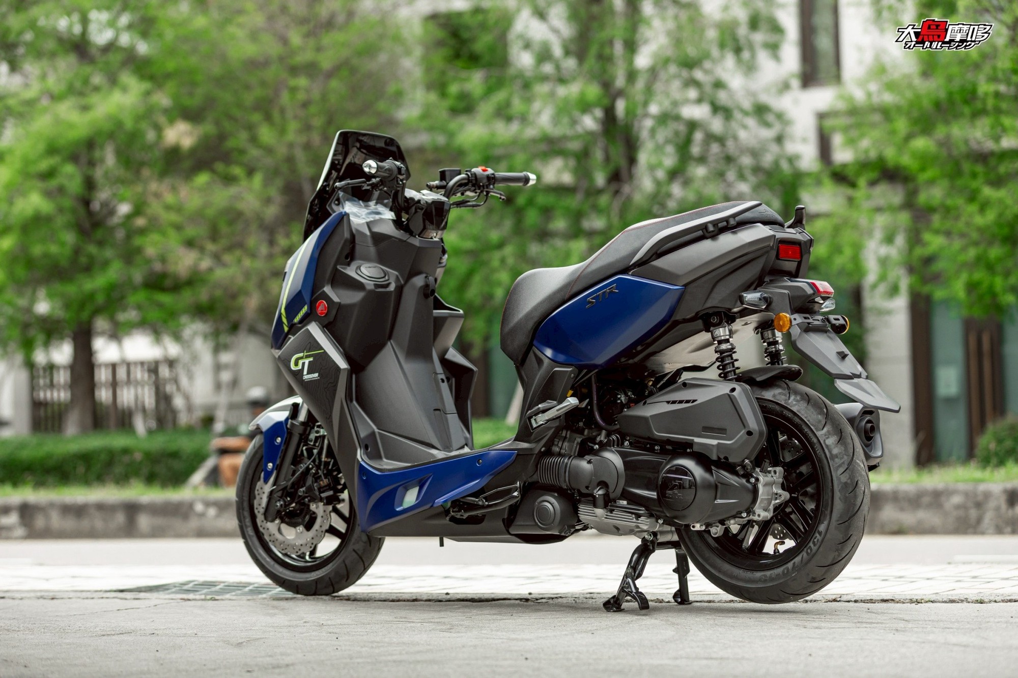 Ở Việt Nam có 2 mẫu xe tay ga vừa ra mắt: Một mẫu ăn xăng 1,9L/100km, một mẫu khỏe gấp 3 lần Vision- Ảnh 18. Ở Việt Nam có 2 mẫu xe tay ga vừa ra mắt: Một mẫu ăn xăng 1,9L/100km, một mẫu khỏe gấp 3 lần Vision- Ảnh 18.