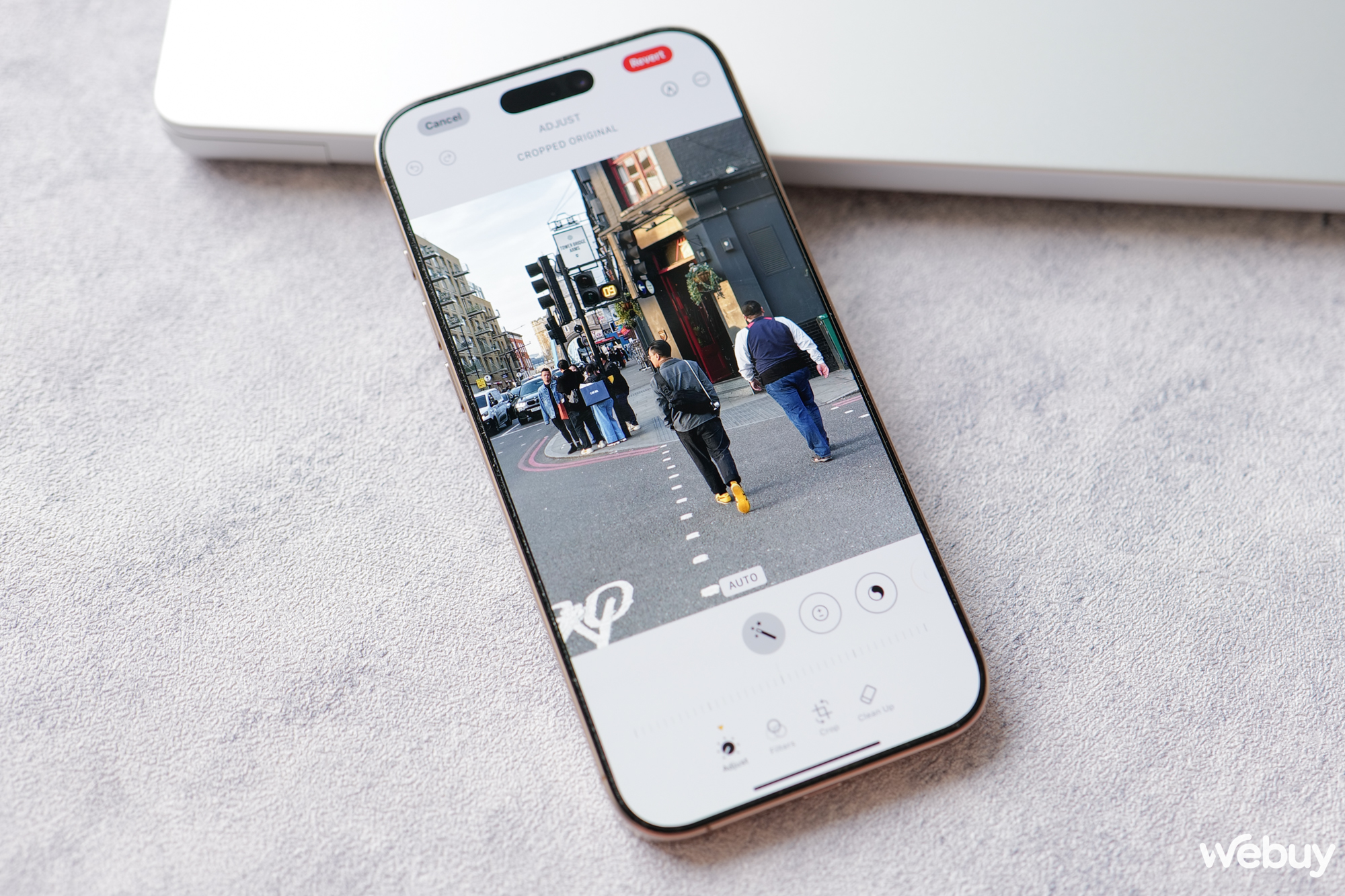 Tận dụng tính năng này trên iOS 18.1, tôi có thể tự tạo hình nền cực xịn trong một nốt nhạc- Ảnh 7. Tận dụng tính năng này trên iOS 18.1, tôi có thể tự tạo hình nền cực xịn trong một nốt nhạc- Ảnh 7.