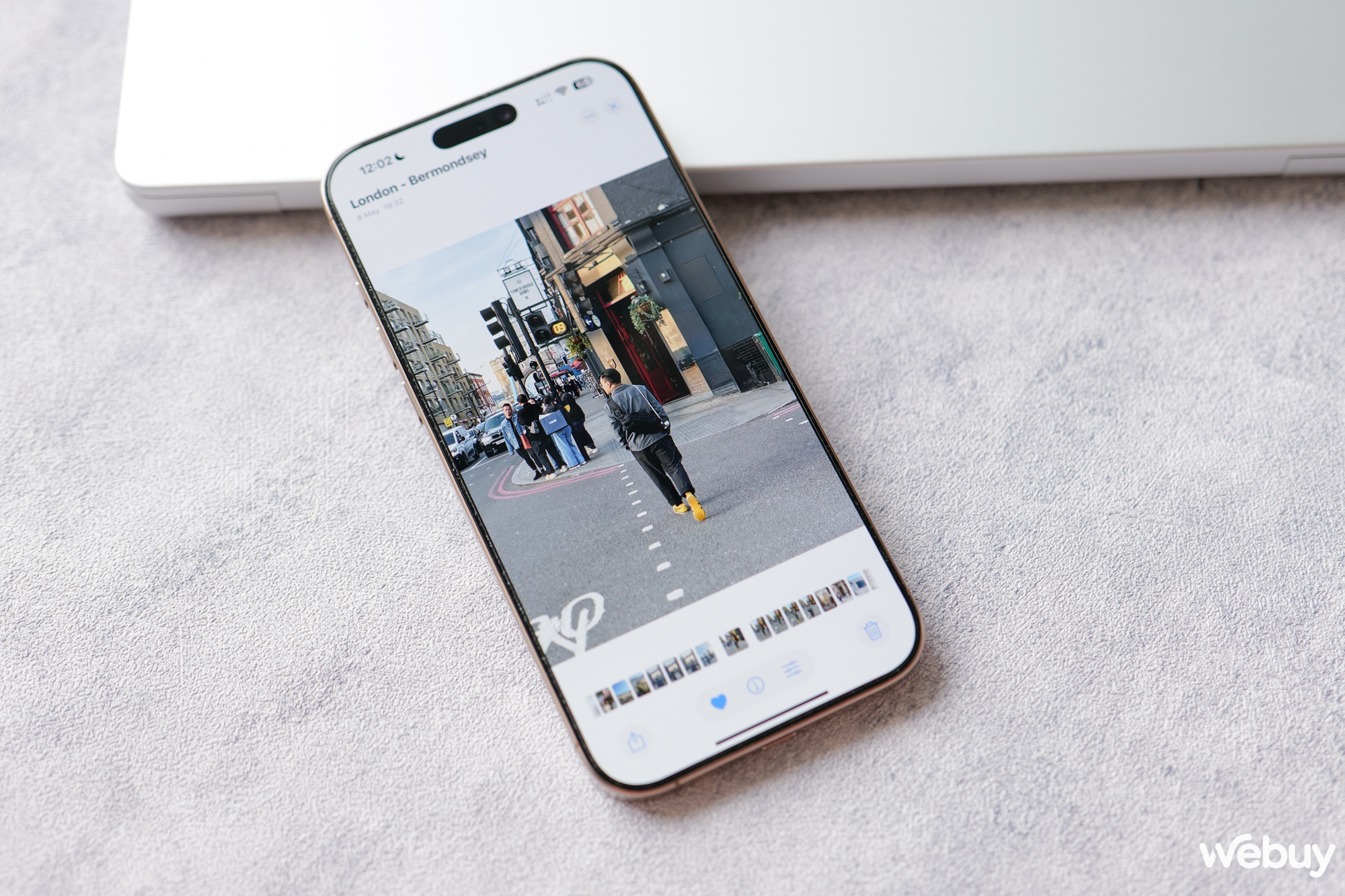 Tận dụng tính năng này trên iOS 18.1, tôi có thể tự tạo hình nền cực xịn trong một nốt nhạc- Ảnh 8. Tận dụng tính năng này trên iOS 18.1, tôi có thể tự tạo hình nền cực xịn trong một nốt nhạc- Ảnh 8.