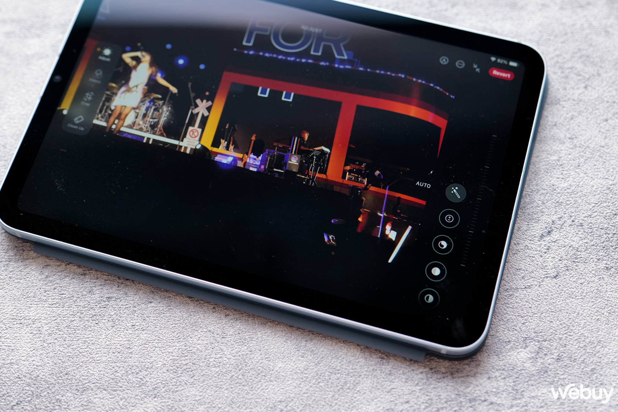 Tận dụng tính năng này trên iOS 18.1, tôi có thể tự tạo hình nền cực xịn trong một nốt nhạc- Ảnh 10. Tận dụng tính năng này trên iOS 18.1, tôi có thể tự tạo hình nền cực xịn trong một nốt nhạc- Ảnh 10.