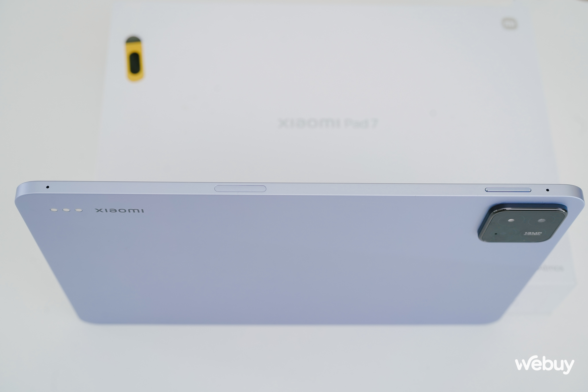 Cận cảnh Xiaomi Pad 7: Thiết kế đẹp như iPad Pro, chip Snapdragon 7+ Gen 3, có cả bàn phím Cận cảnh Xiaomi Pad 7: Thiết kế đẹp như iPad Pro, chip Snapdragon 7+ Gen 3, có cả bàn phím