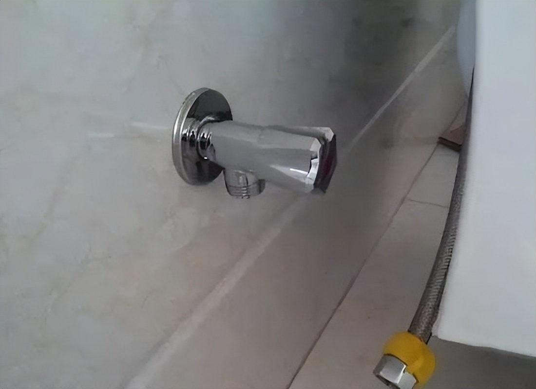 Luôn có vũng nước bên cạnh bồn cầu, hóa đơn tăng vèo vèo thì cần kiểm tra ngay 3 chỗ này- Ảnh 4. Luôn có vũng nước bên cạnh bồn cầu, hóa đơn tăng vèo vèo thì cần kiểm tra ngay 3 chỗ này- Ảnh 4.
