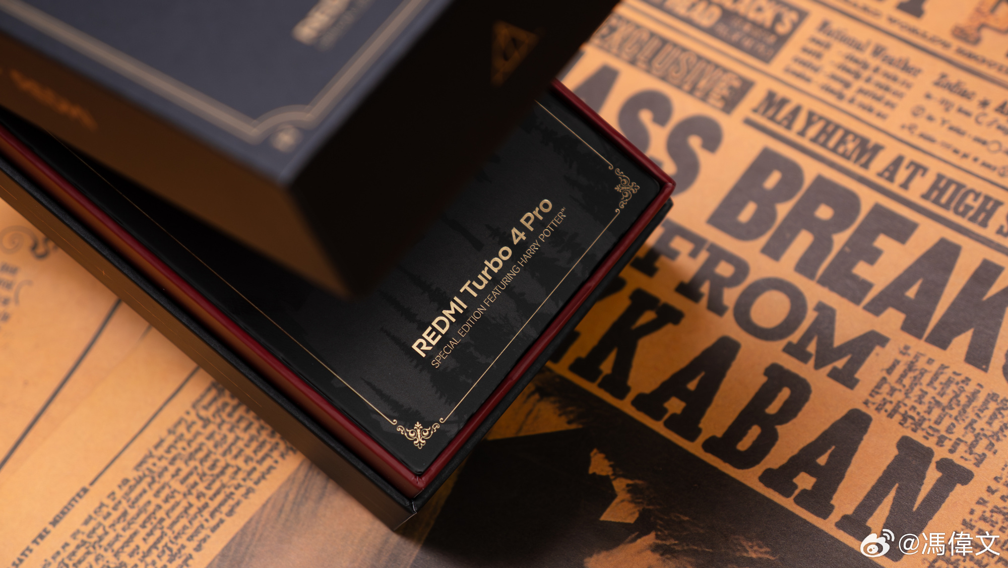 Xiaomi lại có điện thoại mới cho Potterheads: Thiết kế đậm chất Hogwarts, phụ kiện Harry Potter không thiếu món nào, có cả AI Xiaomi lại có điện thoại mới cho Potterheads: Thiết kế đậm chất Hogwarts, phụ kiện Harry Potter không thiếu món nào, có cả AI