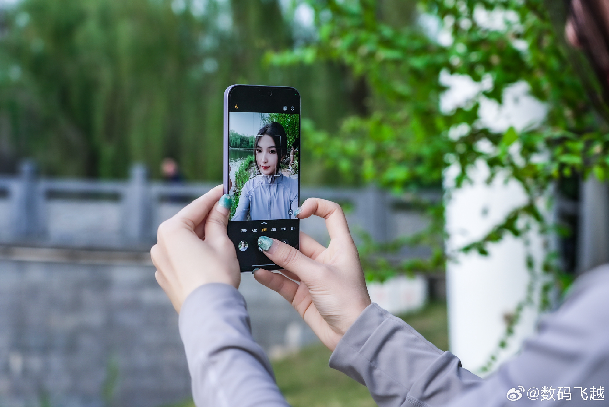 Honor ra mắt điện thoại giá 4,9 triệu: Màn hình AMOLED Dynamic Island như iPhone, camera 108MP, pin 6.000mAh- Ảnh 4. Honor ra mắt điện thoại giá 4,9 triệu: Màn hình AMOLED Dynamic Island như iPhone, camera 108MP, pin 6.000mAh- Ảnh 4.