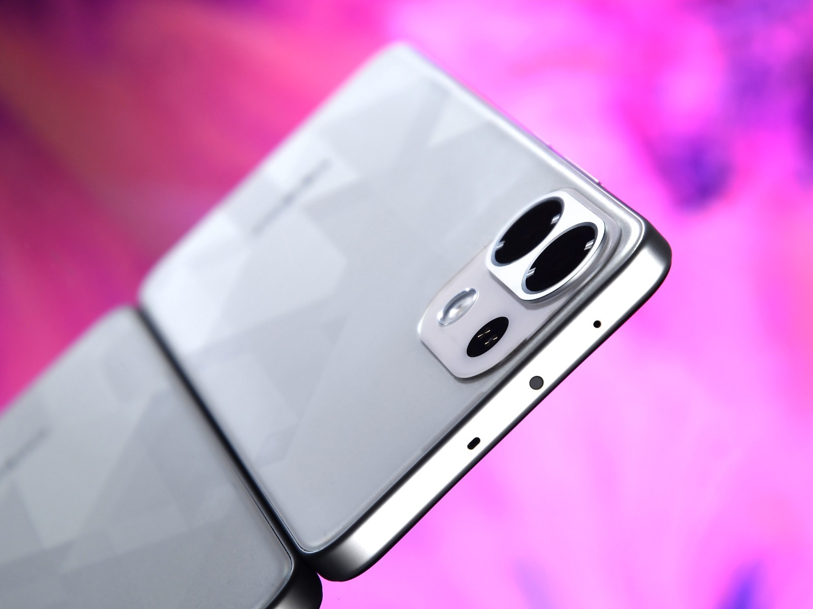 Tin được không: Điện thoại giá 4 triệu của OPPO có pin 7.000mAh, camera 50MP, màn hình AMOLED kèm chip Snapdragon- Ảnh 5. Tin được không: Điện thoại giá 4 triệu của OPPO có pin 7.000mAh, camera 50MP, màn hình AMOLED kèm chip Snapdragon- Ảnh 5.
