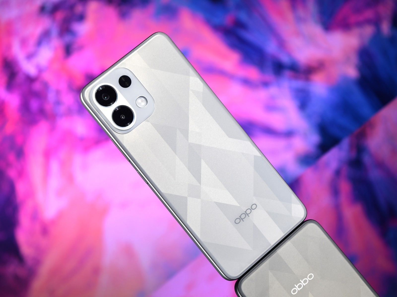 Tin được không: Điện thoại giá 4 triệu của OPPO có pin 7.000mAh, camera 50MP, màn hình AMOLED kèm chip Snapdragon- Ảnh 2. Tin được không: Điện thoại giá 4 triệu của OPPO có pin 7.000mAh, camera 50MP, màn hình AMOLED kèm chip Snapdragon- Ảnh 2.
