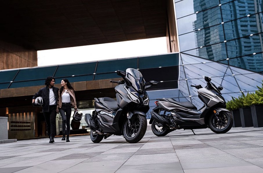 Honda cho ra mắt mẫu xe tay ga cao cấp hơn cả Honda SH, được trang bị nhiều tính năng 'khủng' với động cơ siêu mạnh- Ảnh 8. Honda cho ra mắt mẫu xe tay ga cao cấp hơn cả Honda SH, được trang bị nhiều tính năng 'khủng' với động cơ siêu mạnh- Ảnh 8.