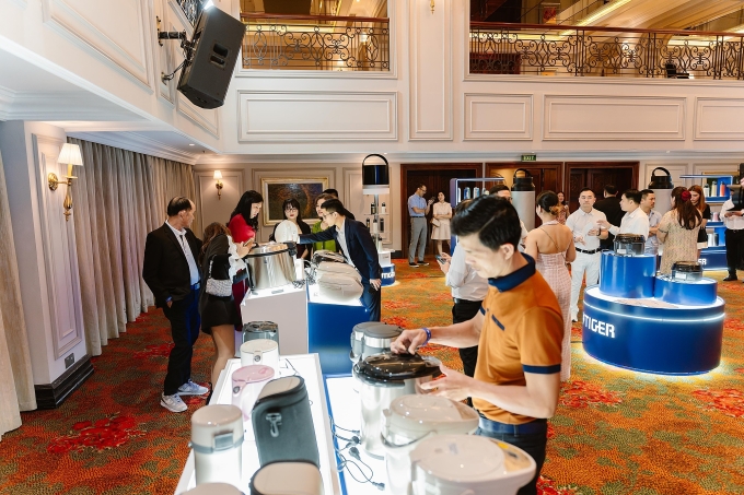 Khách tham dự có cơ hội trải nghiệm các thiết bị gia dụng tại sự kiện. Ảnh: Tiger Marketing Việt Nam