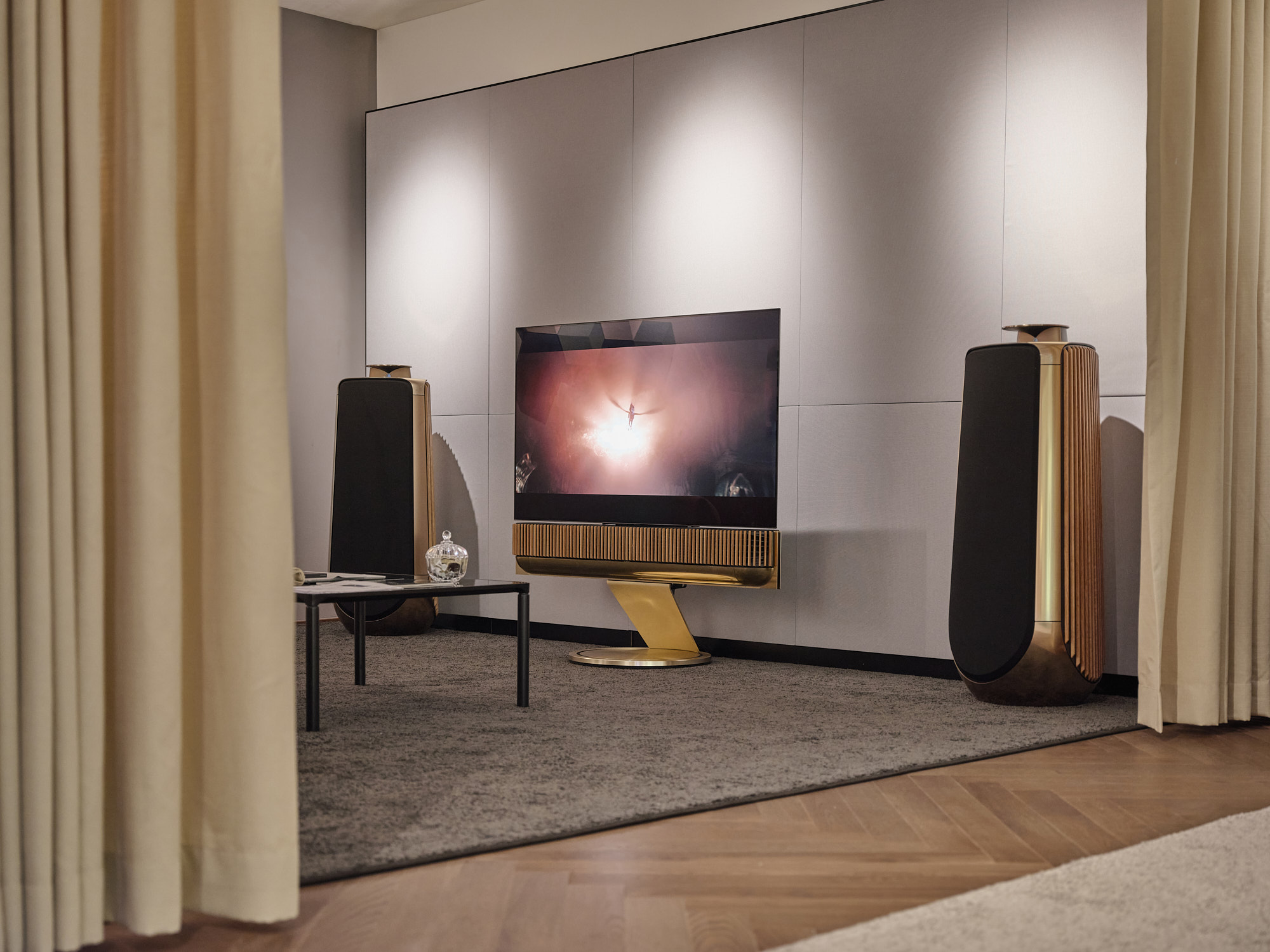 Mục sở thị dàn loa và tai nghe trăm triệu của Bang & Olufsen- Ảnh 5. Mục sở thị dàn loa và tai nghe trăm triệu của Bang & Olufsen- Ảnh 5.
