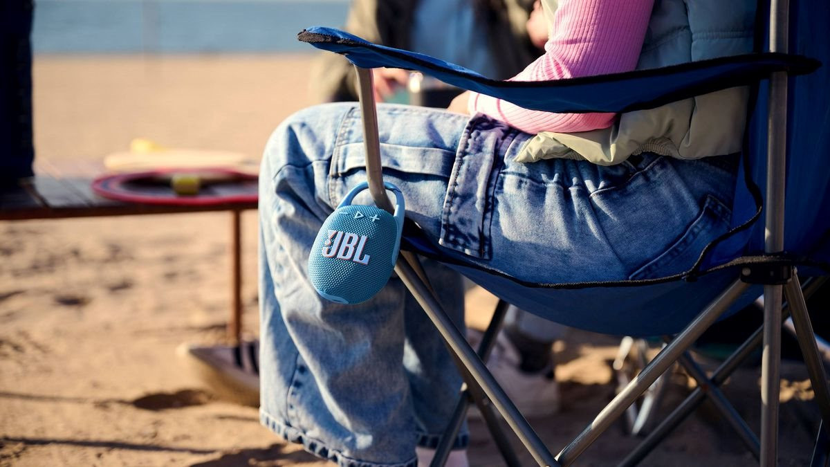 JBL trình làng mẫu loa móc đa năng, gây chú ý với bộ sưu tập 9 màu sắc nổi bật - Ảnh 2. JBL trình làng mẫu loa móc đa năng, gây chú ý với bộ sưu tập 9 màu sắc nổi bật - Ảnh 2.