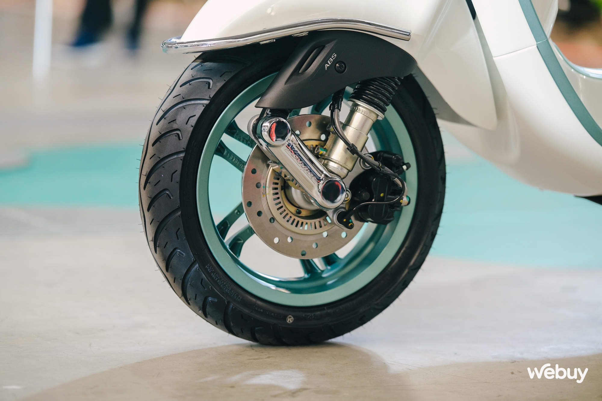 Vespa Primavera & Sprint 2025 chính thức ra mắt tại Việt Nam: Di sản gần 80 năm kết hợp với công nghệ đỉnh cao, chuẩn Vibe Gen Z!- Ảnh 13. Vespa Primavera & Sprint 2025 chính thức ra mắt tại Việt Nam: Di sản gần 80 năm kết hợp với công nghệ đỉnh cao, chuẩn Vibe Gen Z!- Ảnh 13.