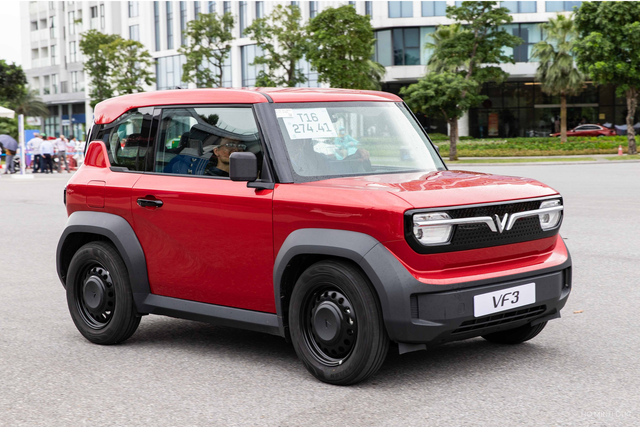 Xôn xao chiếc VinFast VF 3 mỗi ngày sạc 4 lần và đi đều 1.000km suốt 9 tháng, dân mạng: Không tin nổi- Ảnh 4. Xôn xao chiếc VinFast VF 3 mỗi ngày sạc 4 lần và đi đều 1.000km suốt 9 tháng, dân mạng: Không tin nổi- Ảnh 4.