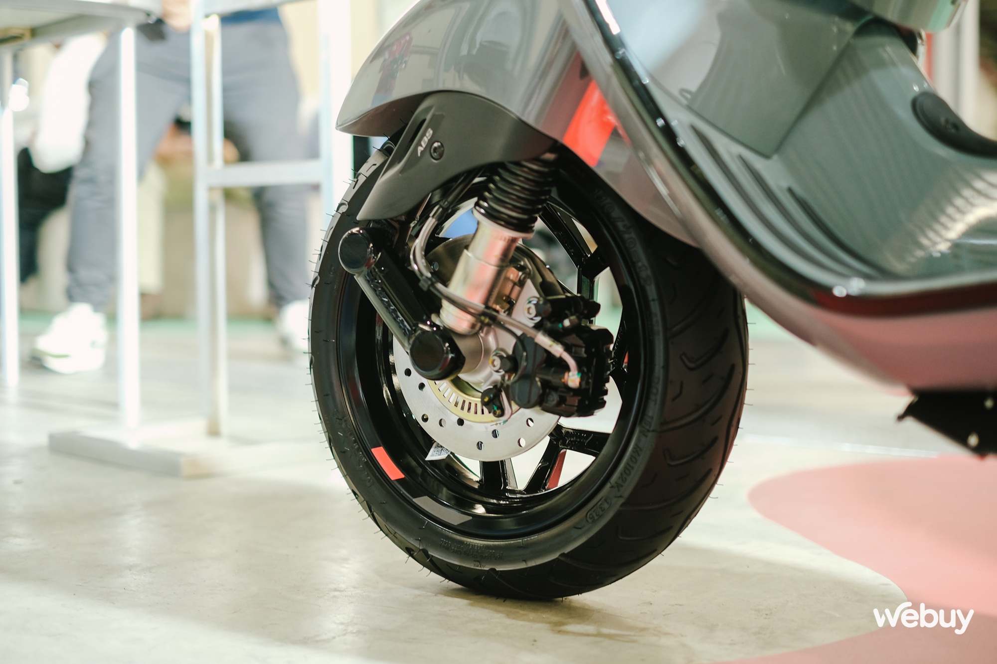 Ghé thăm nhà máy Piaggio top đầu thế giới, trải nghiệm xe: Vespa Primavera êm ái cho phái nữ, Sprint bốc mạnh cho người mê thể thao- Ảnh 24. Ghé thăm nhà máy Piaggio top đầu thế giới, trải nghiệm xe: Vespa Primavera êm ái cho phái nữ, Sprint bốc mạnh cho người mê thể thao- Ảnh 24.